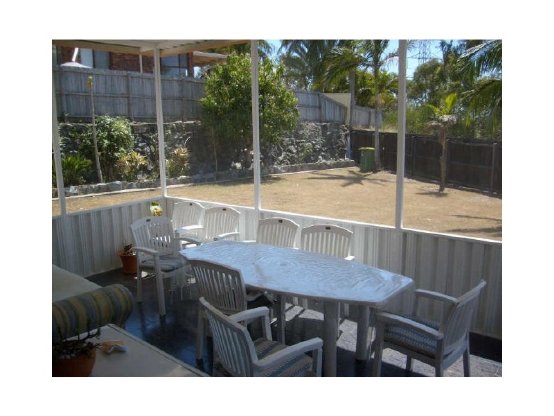 24 Renfrew Drive, Highland Park QLD 4211