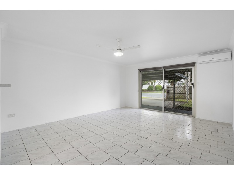 32 T E Peters Drive, Broadbeach Waters QLD 4218