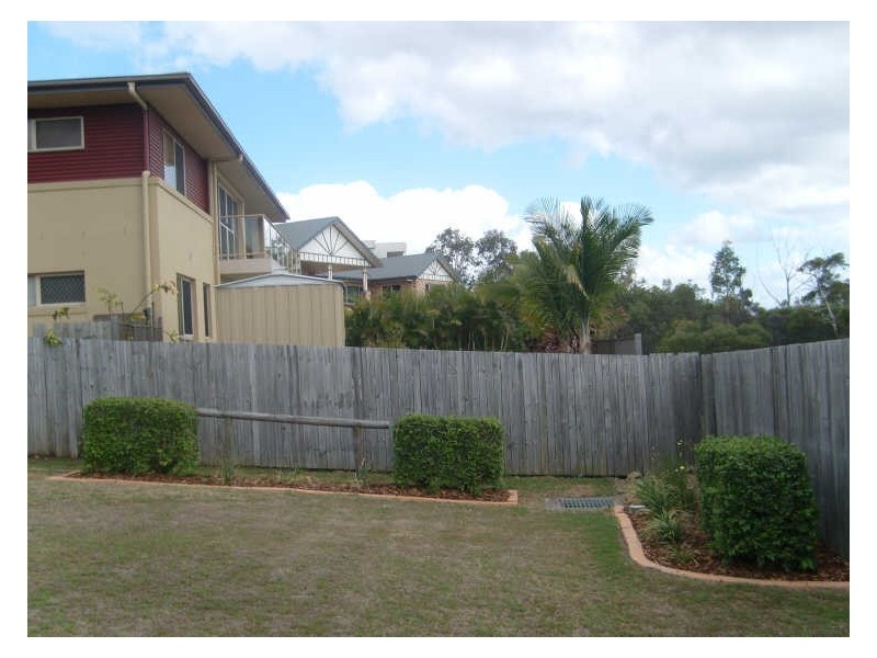 2/83 Kincaid Drive, Highland Park QLD 4211
