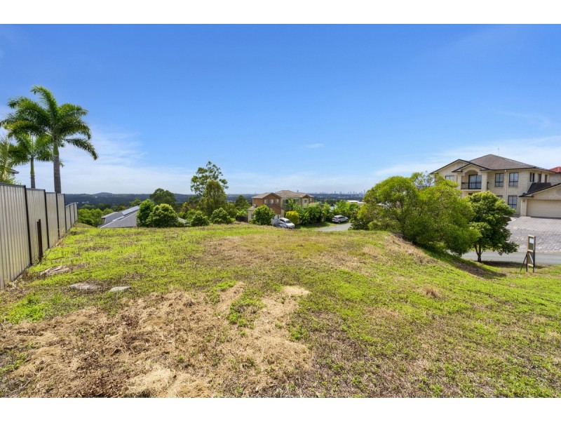 38 Tara Vista Boulevard, Highland Park QLD 4211