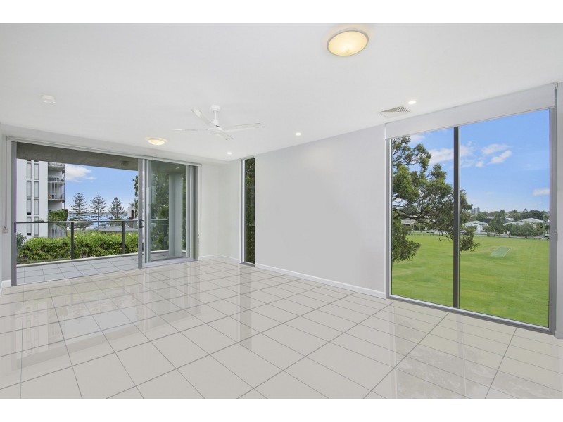 413/17 Bath Street, Labrador QLD 4215