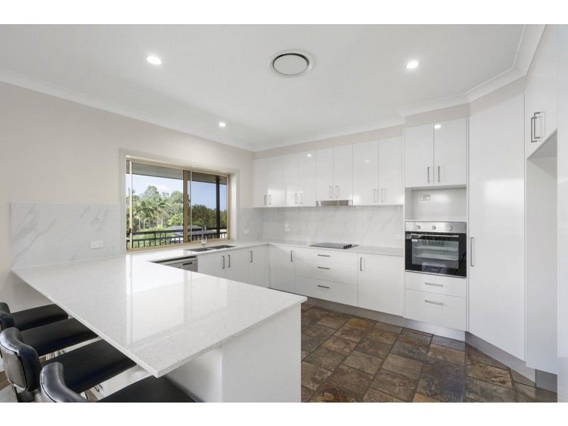 21 Hastings Crescent, Carrara QLD 4211