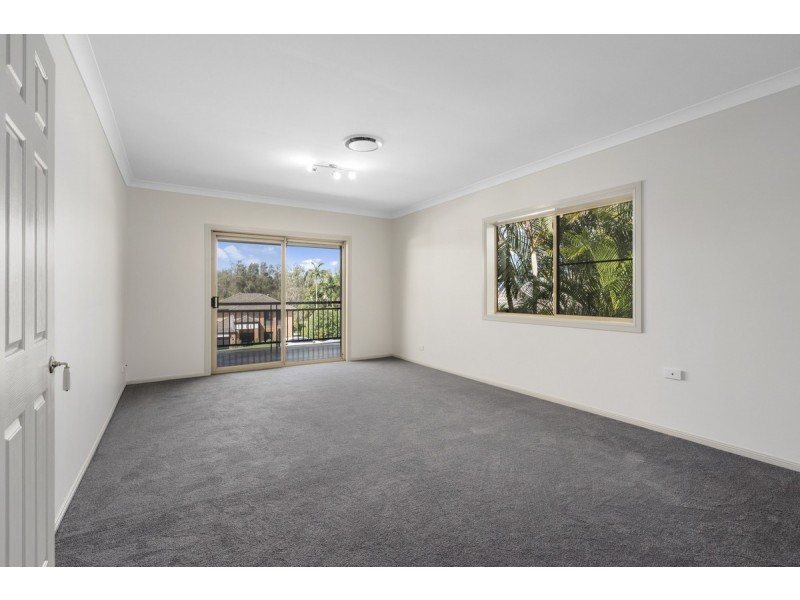 21 Hastings Crescent, Carrara QLD 4211