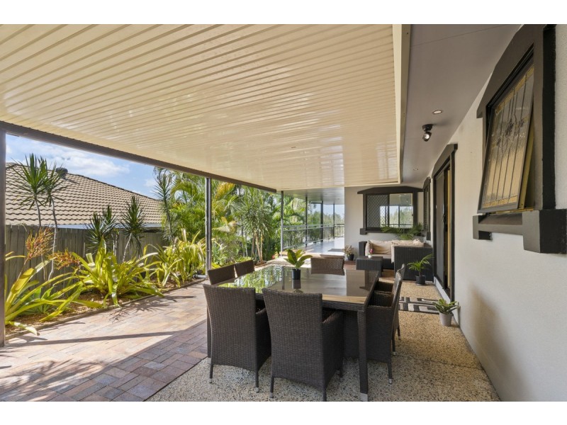 21 Hastings Crescent, Carrara QLD 4211