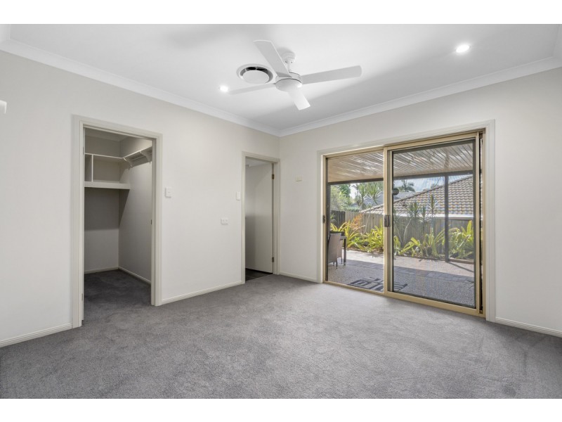 21 Hastings Crescent, Carrara QLD 4211