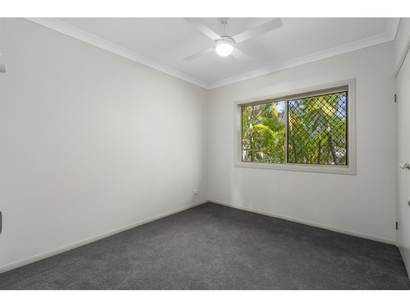 21 Hastings Crescent, Carrara QLD 4211