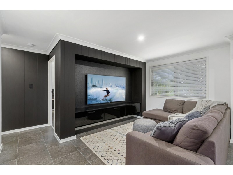 1 Mataranka Drive, Worongary QLD 4213