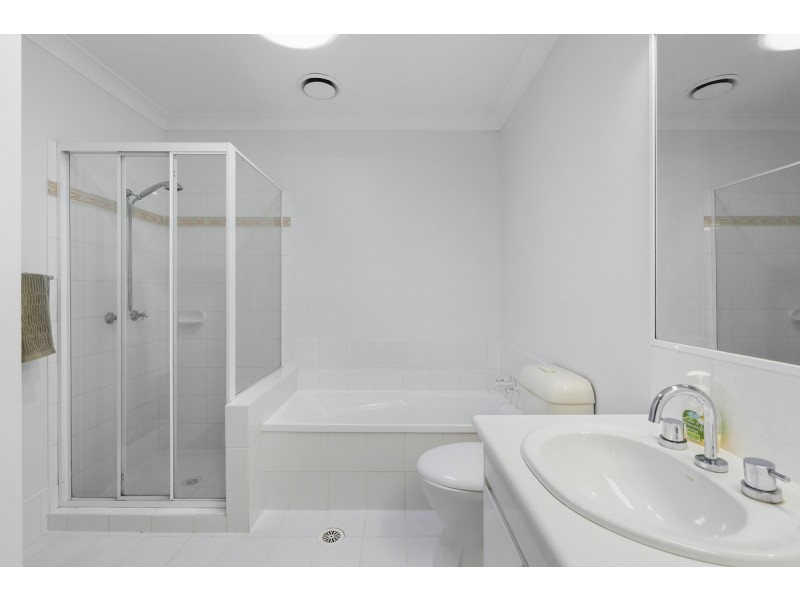 120/152 Palm Meadows Drive, Carrara QLD 4211