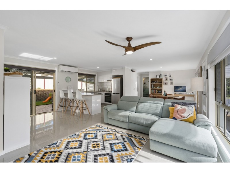 1 Bernadette Place, Highland Park QLD 4211