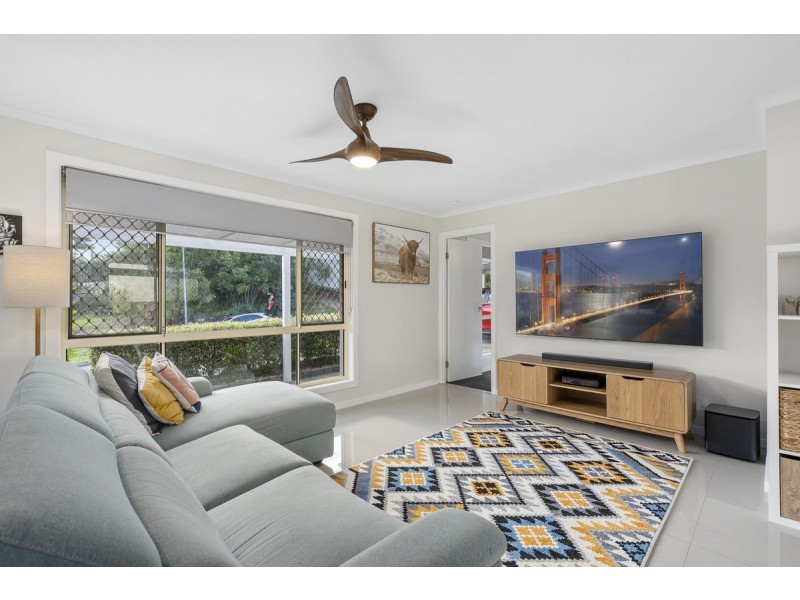 1 Bernadette Place, Highland Park QLD 4211