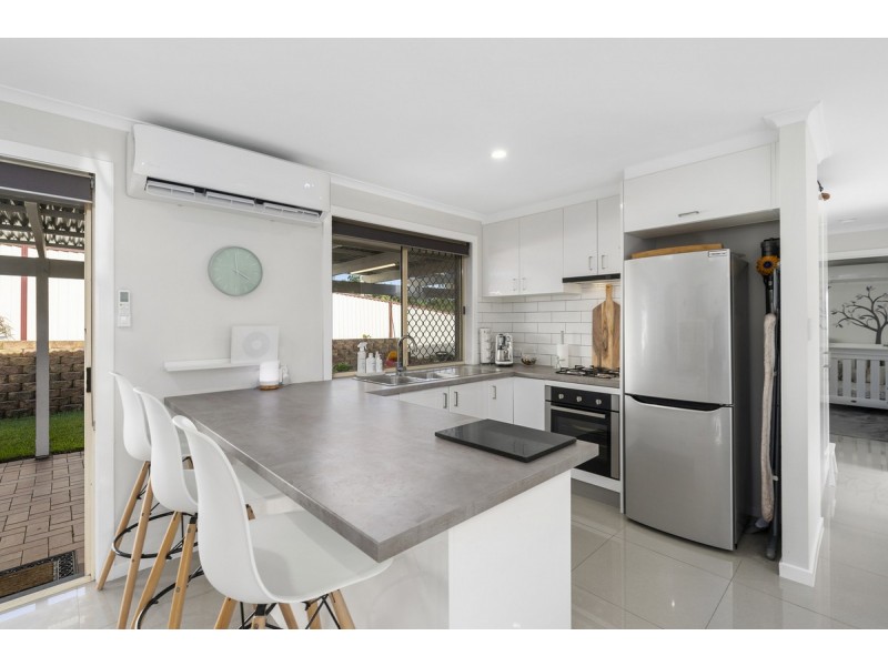1 Bernadette Place, Highland Park QLD 4211