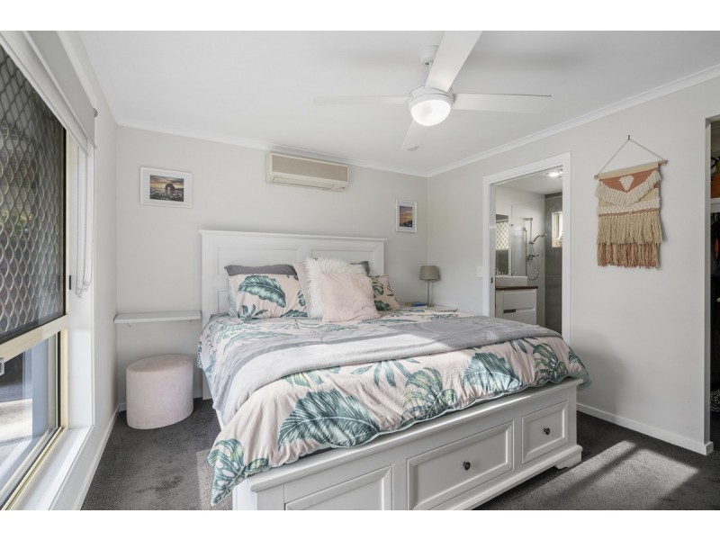 1 Bernadette Place, Highland Park QLD 4211