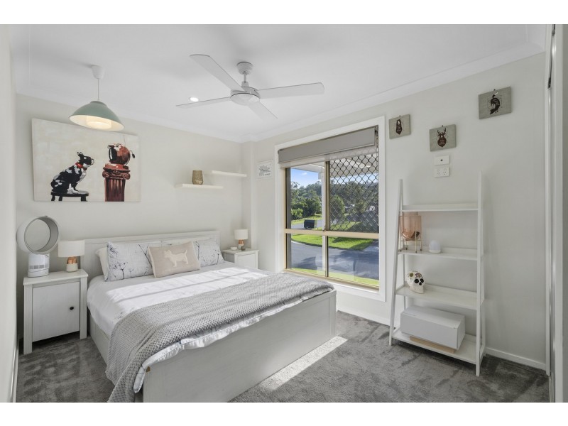 1 Bernadette Place, Highland Park QLD 4211
