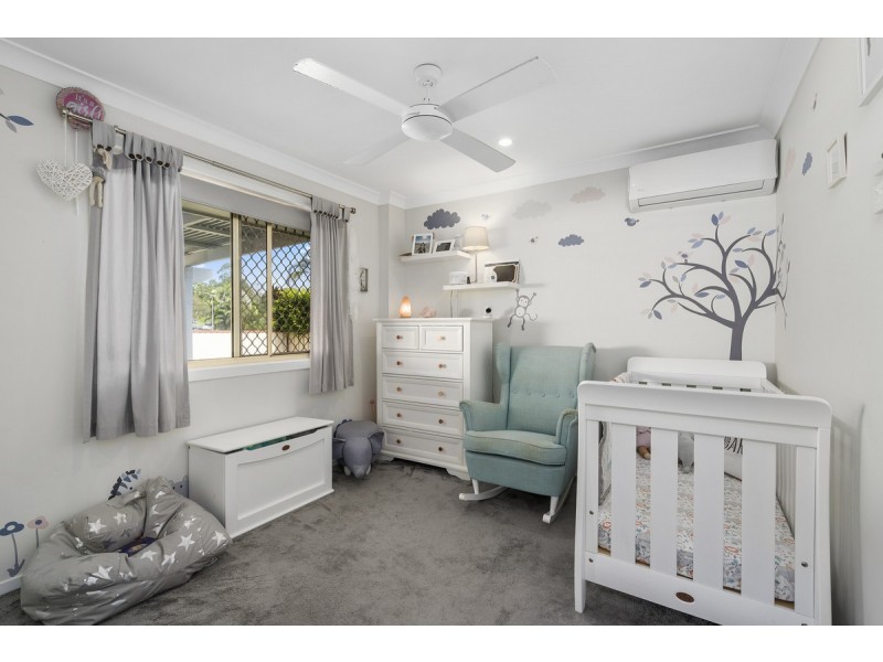 1 Bernadette Place, Highland Park QLD 4211
