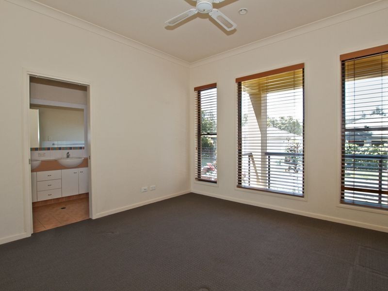 42 Riverwood Drive, Ashmore QLD 4214