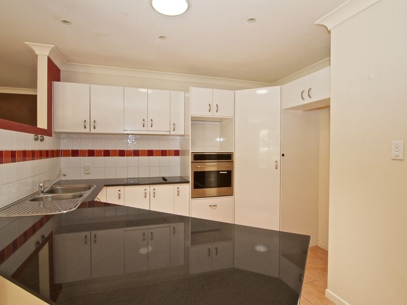 42 Riverwood Drive, Ashmore QLD 4214