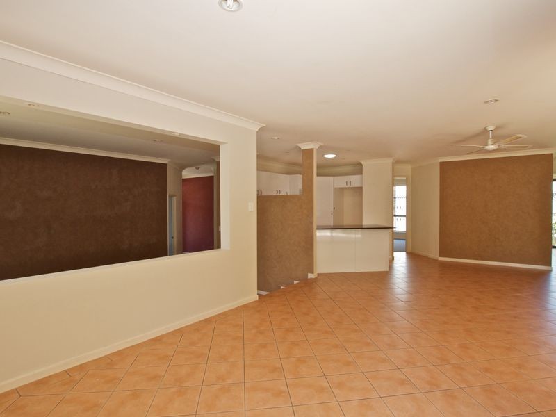 42 Riverwood Drive, Ashmore QLD 4214