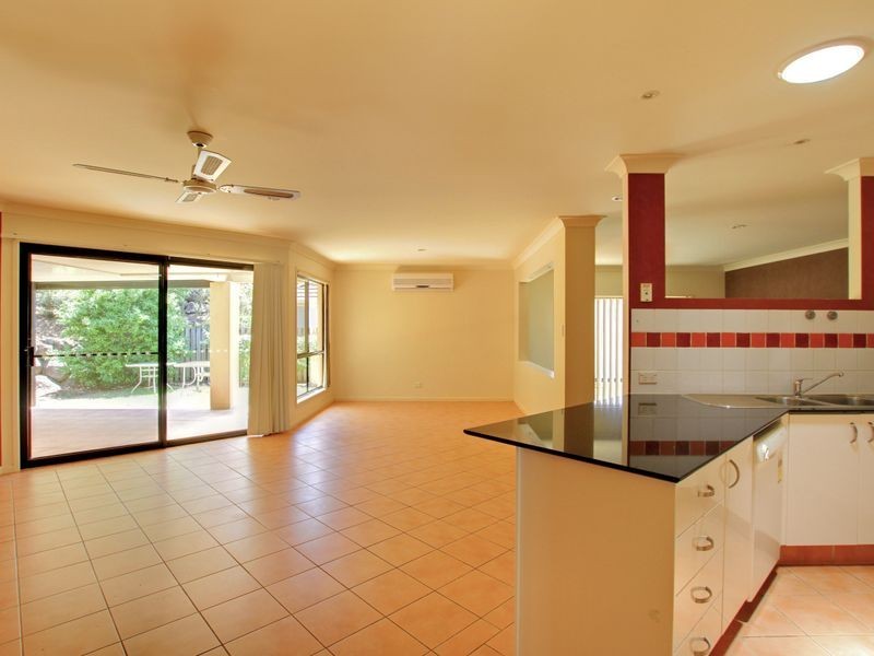 42 Riverwood Drive, Ashmore QLD 4214