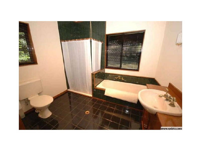 13 Arthur Payne Court, Worongary QLD 4213