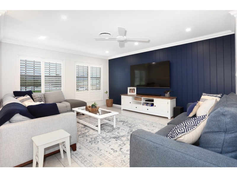 38 Mountain View Crest, Mount Nathan QLD 4211
