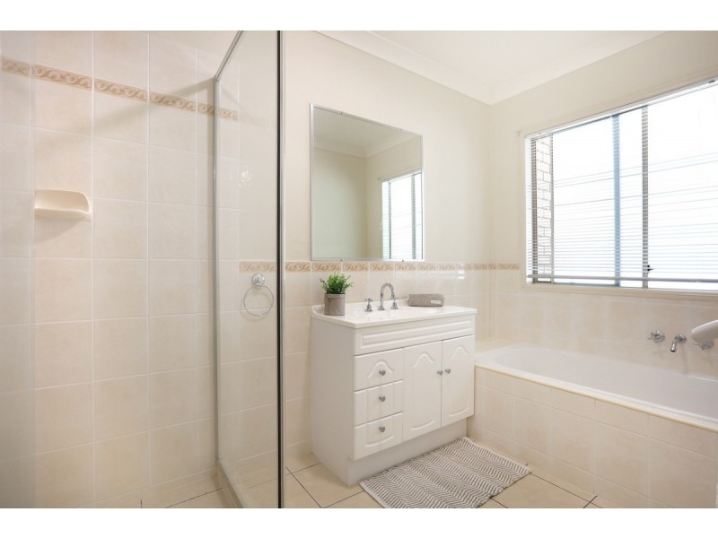 38 Mountain View Crest, Mount Nathan QLD 4211