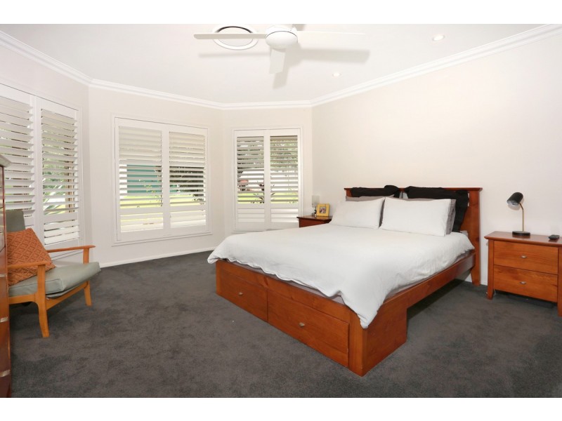 38 Mountain View Crest, Mount Nathan QLD 4211