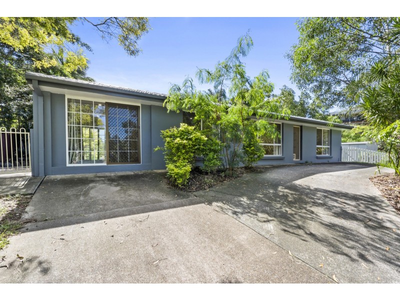 10 Bernadette Place, Highland Park QLD 4211
