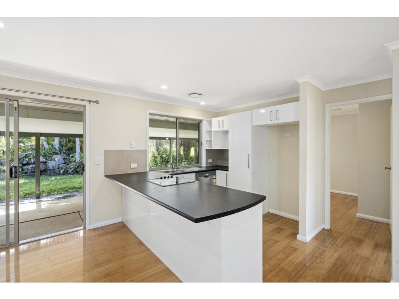 10 Bernadette Place, Highland Park QLD 4211