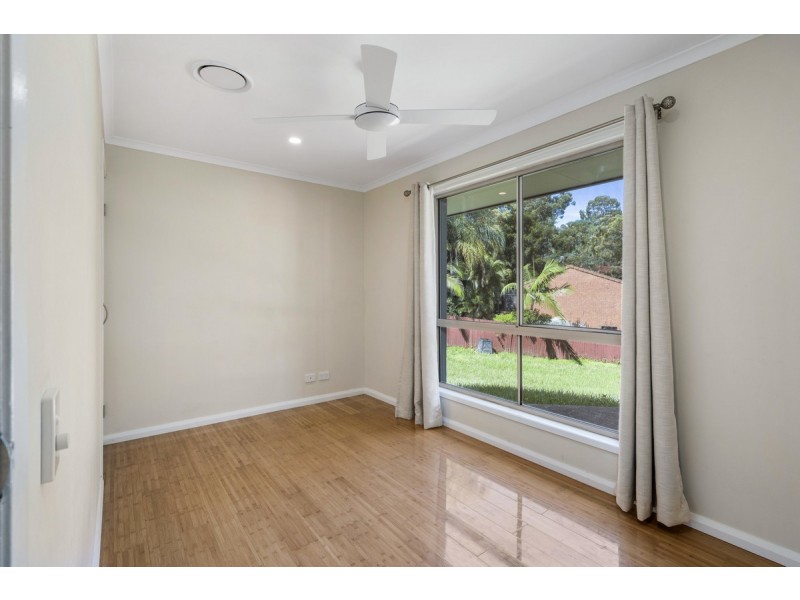 10 Bernadette Place, Highland Park QLD 4211