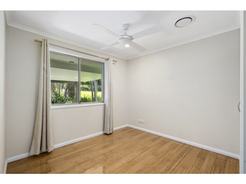 10 Bernadette Place, Highland Park QLD 4211