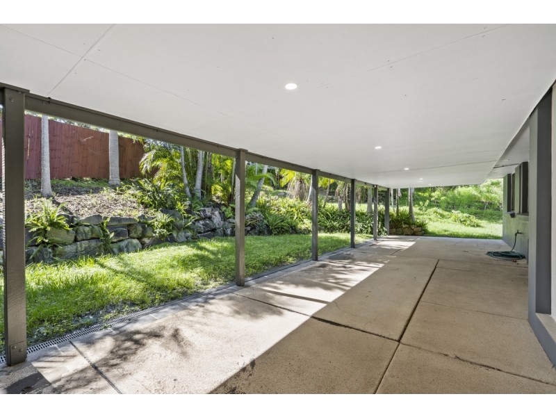 10 Bernadette Place, Highland Park QLD 4211