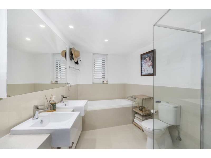 271/135 Lakelands Drive, Merrimac QLD 4226