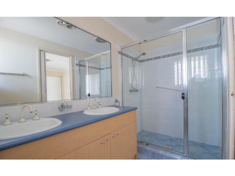 38 Eileen Avenue, Southport QLD 4215