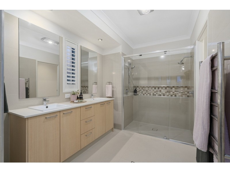5 Ridgeline Way, Highland Park QLD 4211