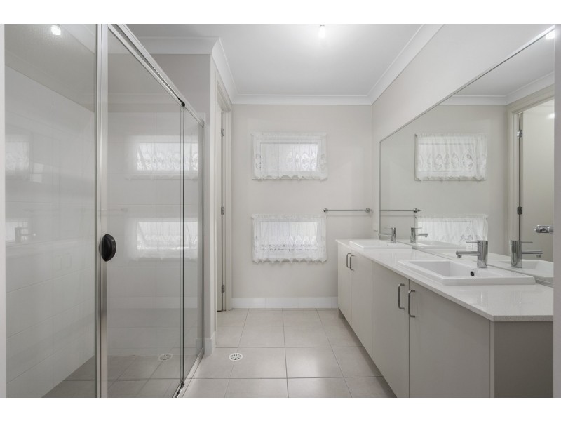19 Tuxedo Junction Drive, Maudsland QLD 4210