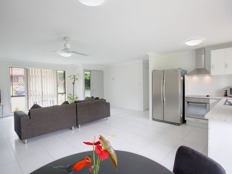 6 The Avenue, Nerang QLD 4211