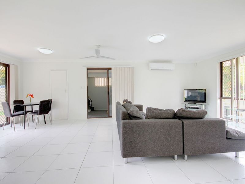 6 The Avenue, Nerang QLD 4211