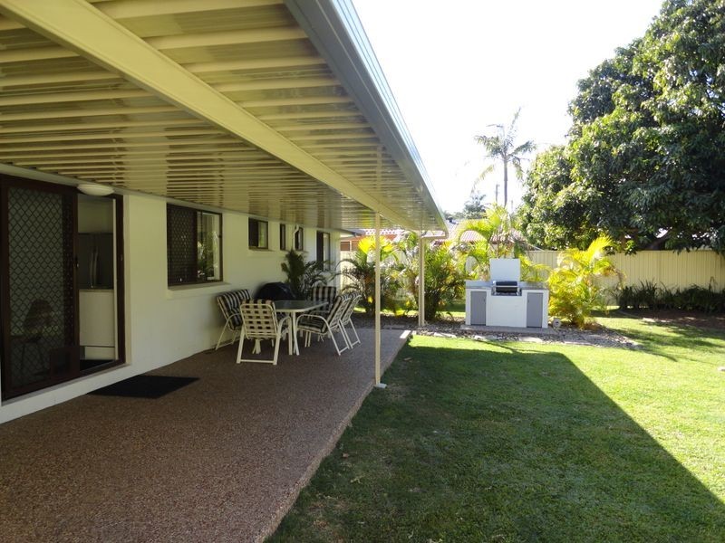 6 The Avenue, Nerang QLD 4211