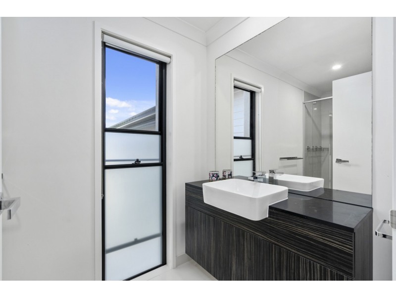 12/14 Norris Street, Pacific Pines QLD 4211