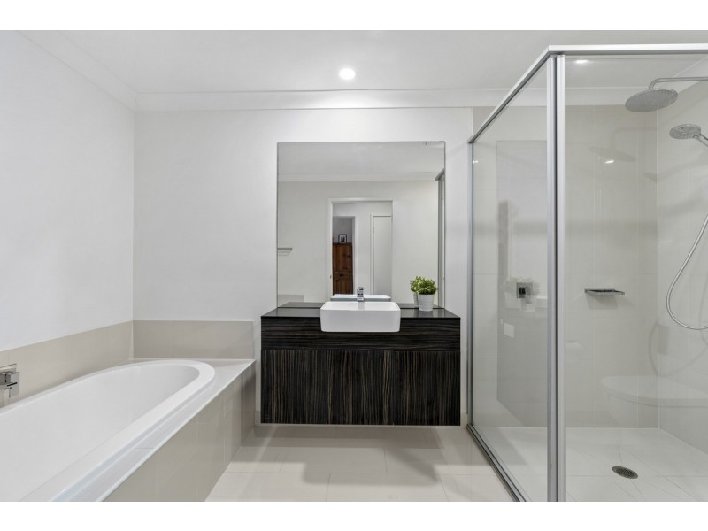 12/14 Norris Street, Pacific Pines QLD 4211