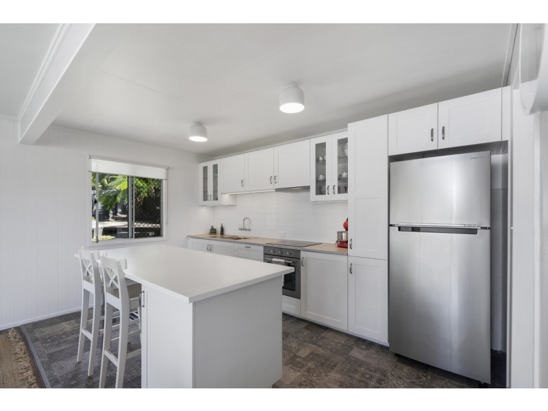 4 West Street, Nerang QLD 4211