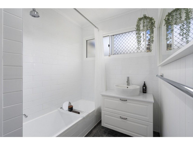 4 West Street, Nerang QLD 4211