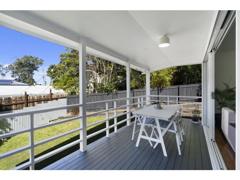 4 West Street, Nerang QLD 4211