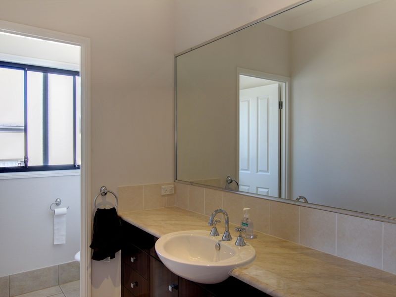 5 Chevron Rise, Highland Park QLD 4211