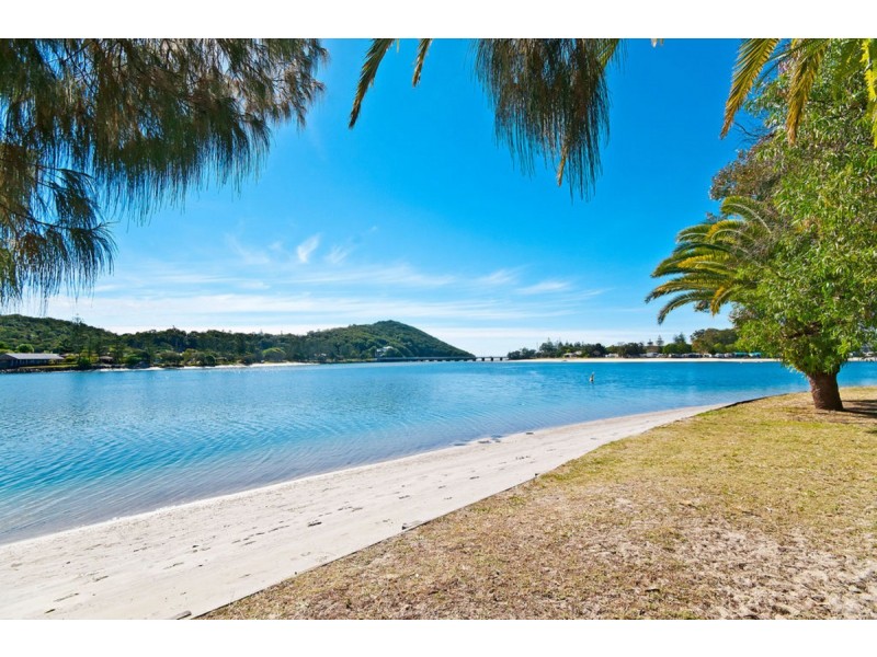 10 Agave Street, Elanora QLD 4221