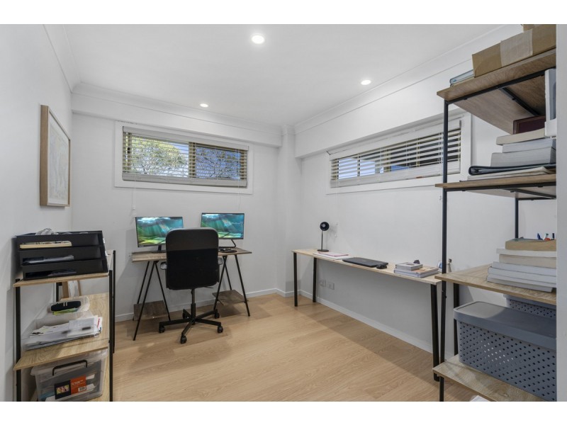 10 Convery Crescent, Highland Park QLD 4211