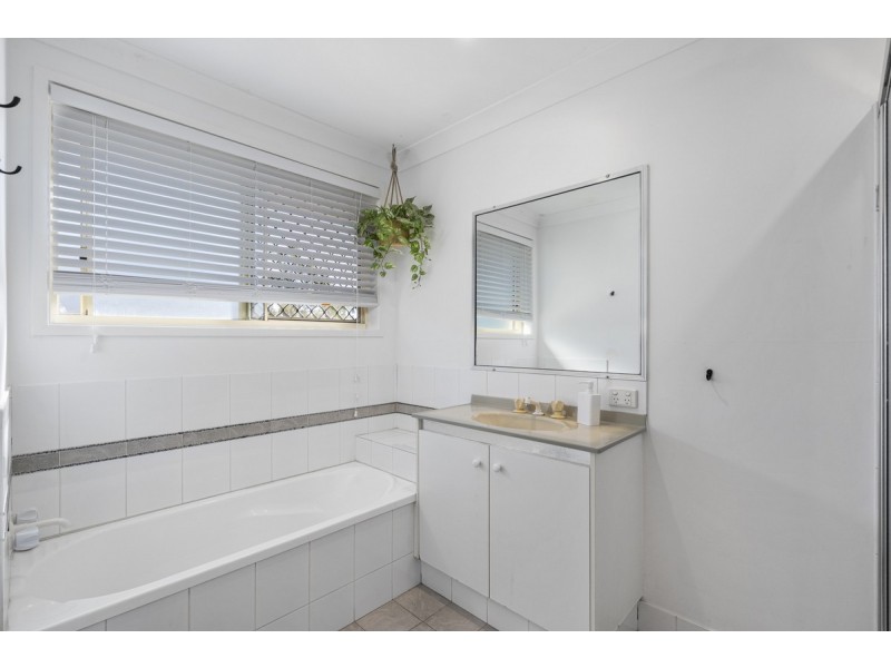 10 Convery Crescent, Highland Park QLD 4211