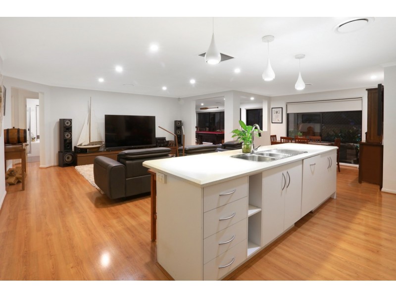 15 Redgum Place, Molendinar QLD 4214