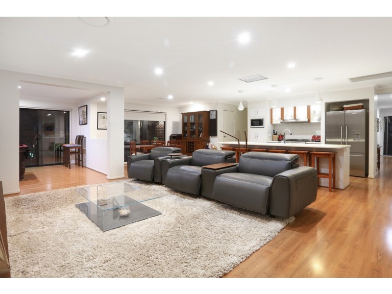 15 Redgum Place, Molendinar QLD 4214