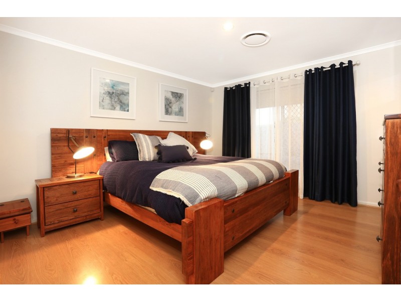 15 Redgum Place, Molendinar QLD 4214